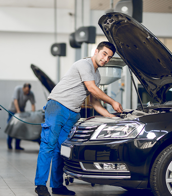 benchman-fixing-engine-car